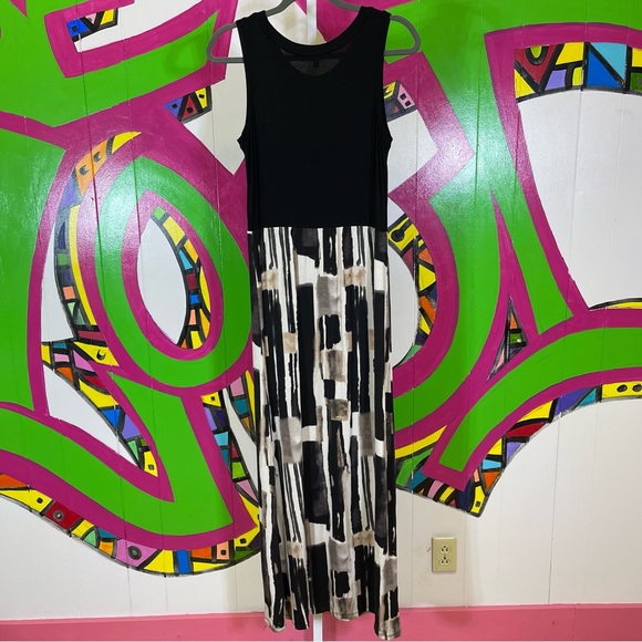 Lisa Rinna, Sleeveless Maxi Dress. Size XSP. In excellent condition! - Picture 5 of 5